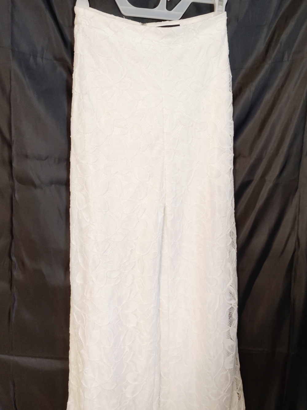 Lulu's White Lace Pants with Delicate Floral Overlay Size XS